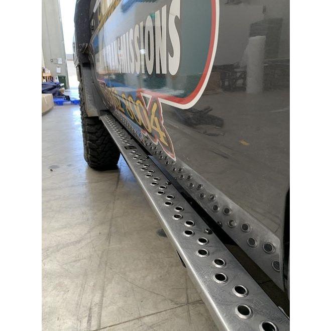 OFFROAD ANIMAL ROCK SLIDERS WITH SCRUB RAILS, SUITABLE FOR TOYOTA LAND CRUISER 79 SERIES, 2007 ON